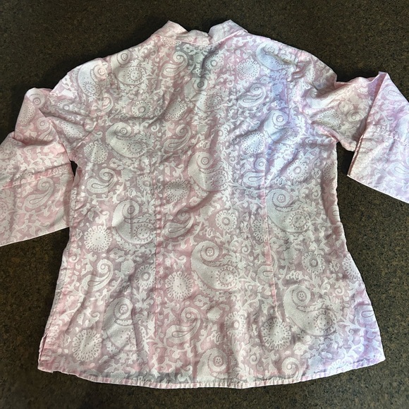 Pink button down. - Picture 3 of 4